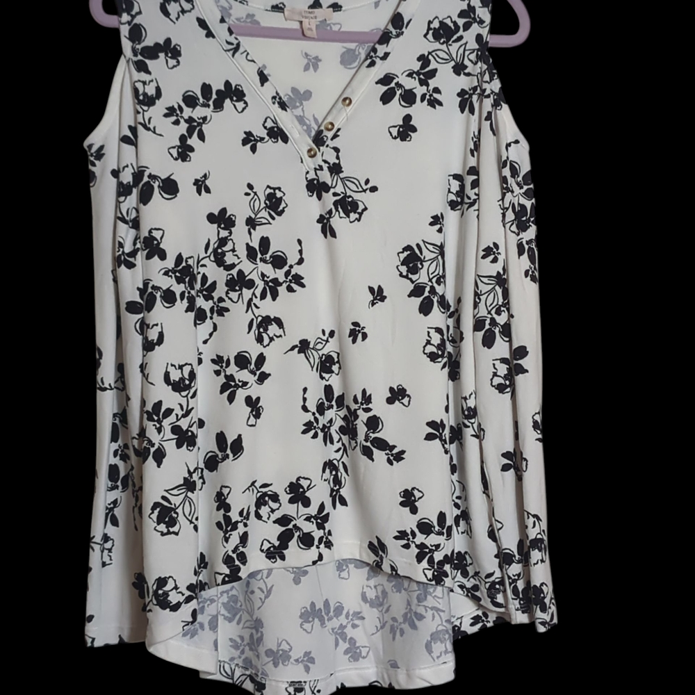 Como Vintage Large Cold Shoulder Sweater Classic Black White Floral Print V Neck